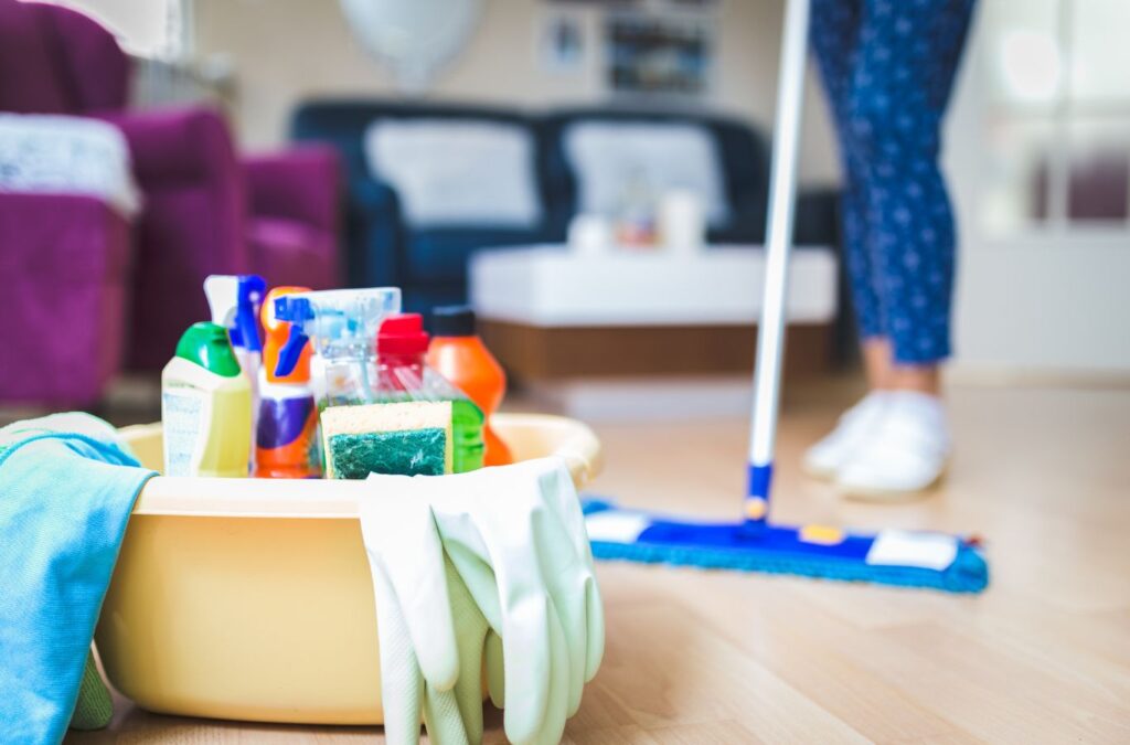 A Swept Up Cleaning Co expert completing Move Out Cleaning in Round Rock, TX, representing our dedication to thorough, reliable service. Move Out Cleaning near me.